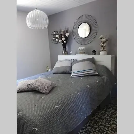 Jolie Individuelle Meublee De Plein Pied Avec Jardin Holiday home *