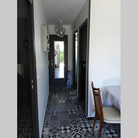 Jolie Individuelle Meublee De Plein Pied Avec Jardin